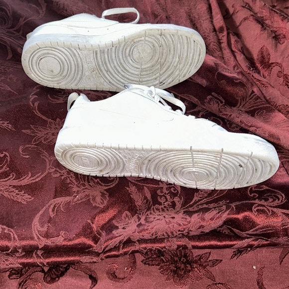 Nike shoes - Picture 6 of 7